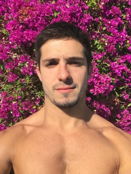 O ator Igor Cosso, que se assumiu gay em junho deste ano - Reprodução/Instagram
