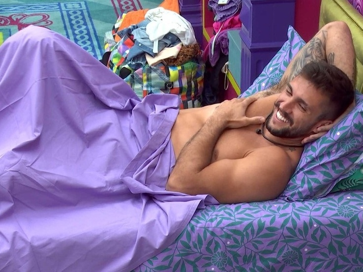 Desce: 'Consigo ter azar no amor até dentro do jogo', diz Arthur