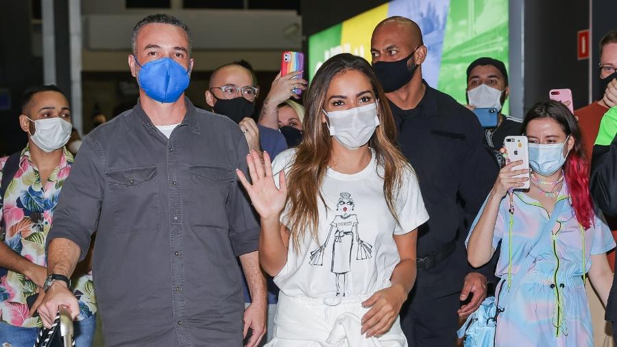 Anitta embarcou no aeroporto de Garulhos, em São Paulo, depois de gravar comercial no Brasil - Manuela Scarpa/Brazil News