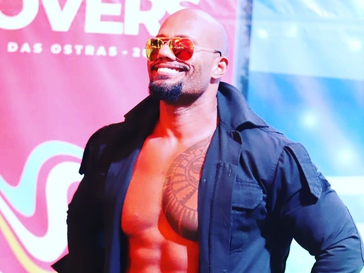 Sósia do ator The Rock faz sucesso e viraliza nas redes sociais - RecordTV  - R7 Balanço Geral RJ