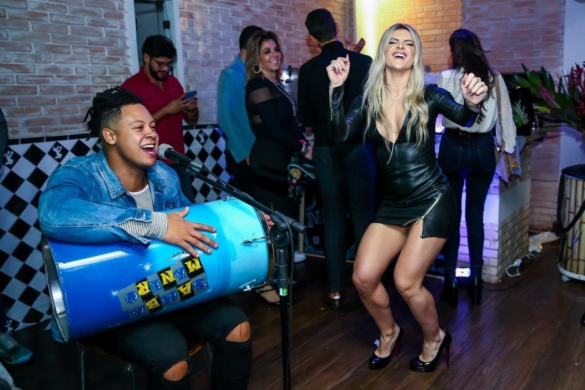 Mirella Santos samba muito em sua festa de aniversário. Com o tema "Boteco da Mi", a apresentadora comemorou com família e vários amigos famosos - Manuela Scarpa/Brazil News