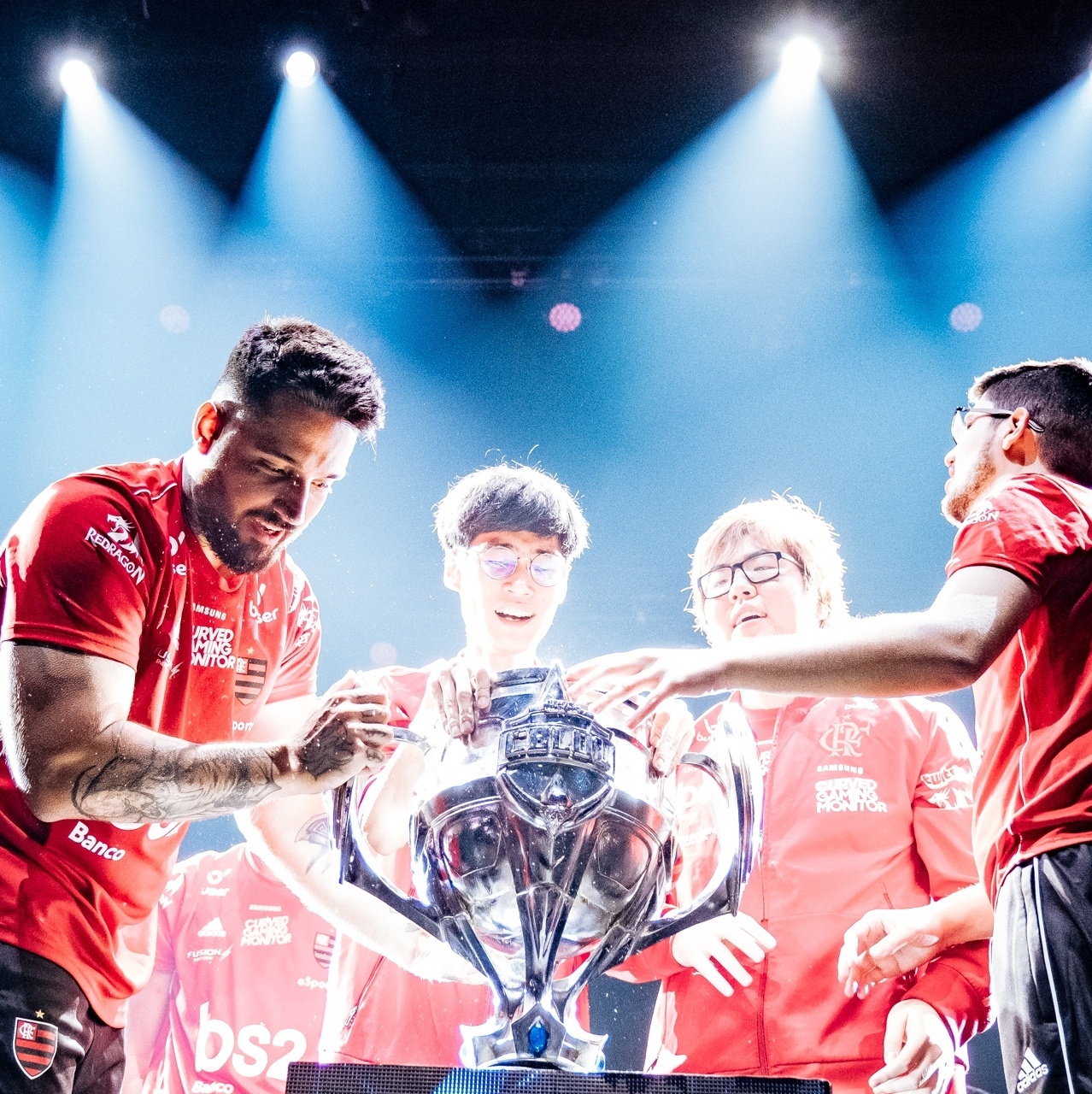 Flamengo vence INTZ e é o novo campeão brasileiro de League of Legends -  07/09/2019 - UOL Start