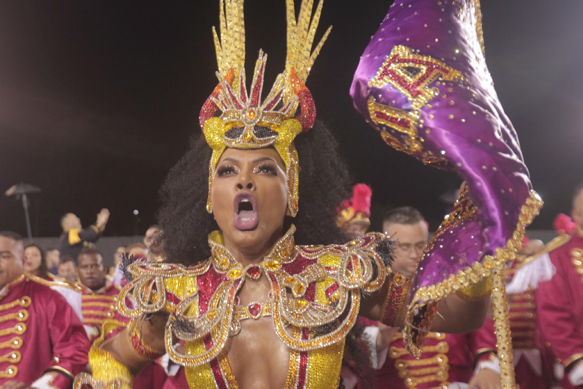 Dragões da Real desfila no Anhembi - Ricardo Matsukawa/UOL