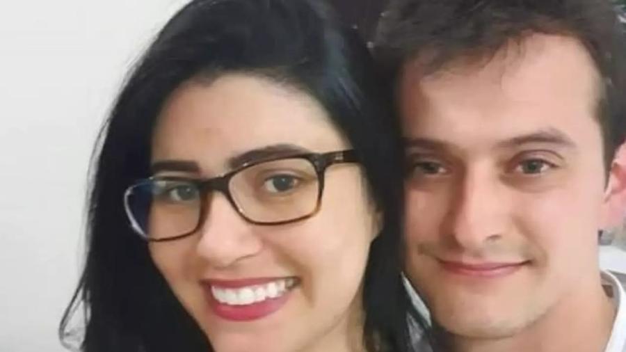 A mineira Flaviana, ao lado do noivo, Gaetan - Arquivo Pessoal