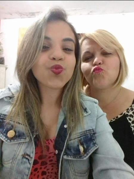 Rosineide com a filha Rafaella: jovem relatou estupro dentro de hospital - Arquivo pessoal