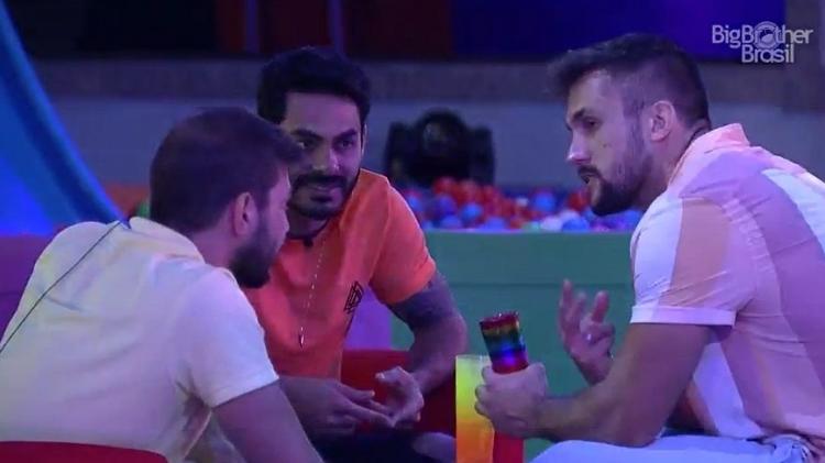 BBB 21: Arthur e Caio falam sobre tamanho do órgão sexual - Reprodução/Globoplay - Reprodução/Globoplay