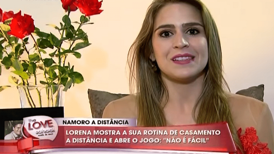 Lorena Coutinho pediu dicas para ajudar em relacionamento à distância no The Love School - Reprodução/Record