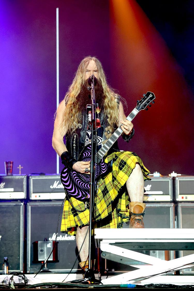 Zakk Wylde toca clássicos do Black Sabbath no festival Best of Blues and Rock, em São Paulo, no sábado (22)