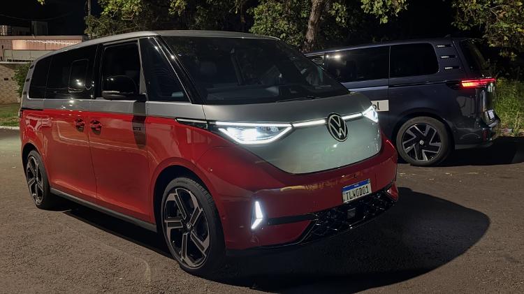 O Volkswagen ID. Buzz GTX, versão esportiva e elétrica inspirada na Kombi, é avaliada em cerca de R$ 1,15 milhão O Volkswagen ID. Buzz GTX, versão esportiva e elétrica inspirada na Kombi, é avaliada em cerca de R$ 1,15 milhão