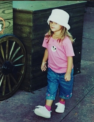 Sasha cheia de estilo quando criança. A menina passou a juventude quase "invisível". A mídia continuou seguindo os passos da filha de Xuxa, porém com menos intensidade - Reprodução/Instagram/xuxamenegheloficial
