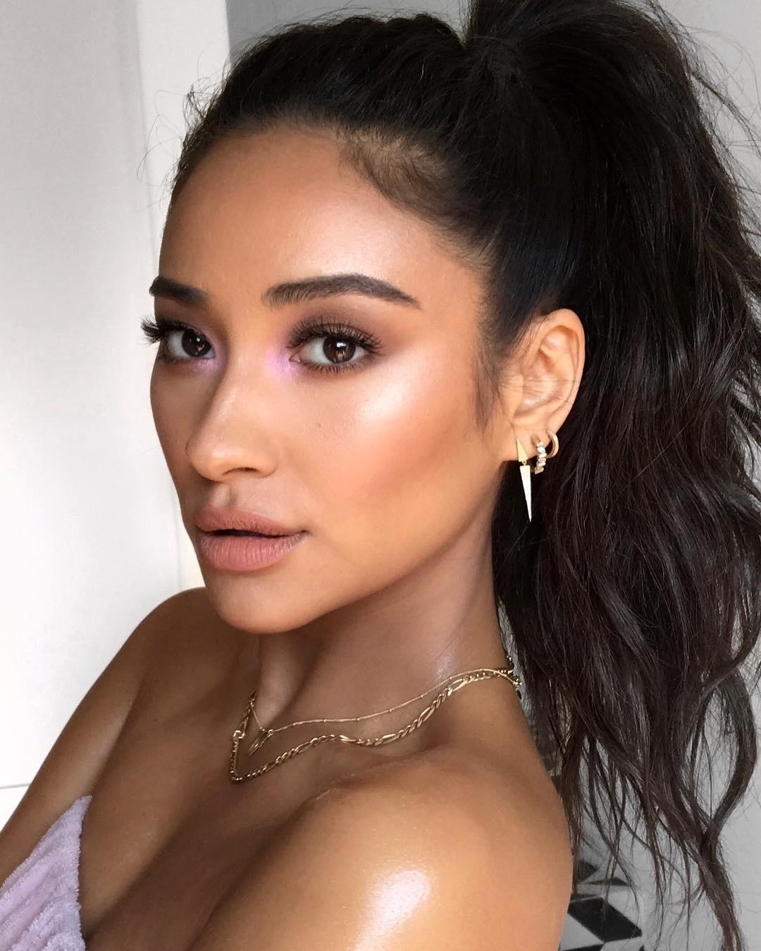 Shay Mitchell - Reprodução/Instagram