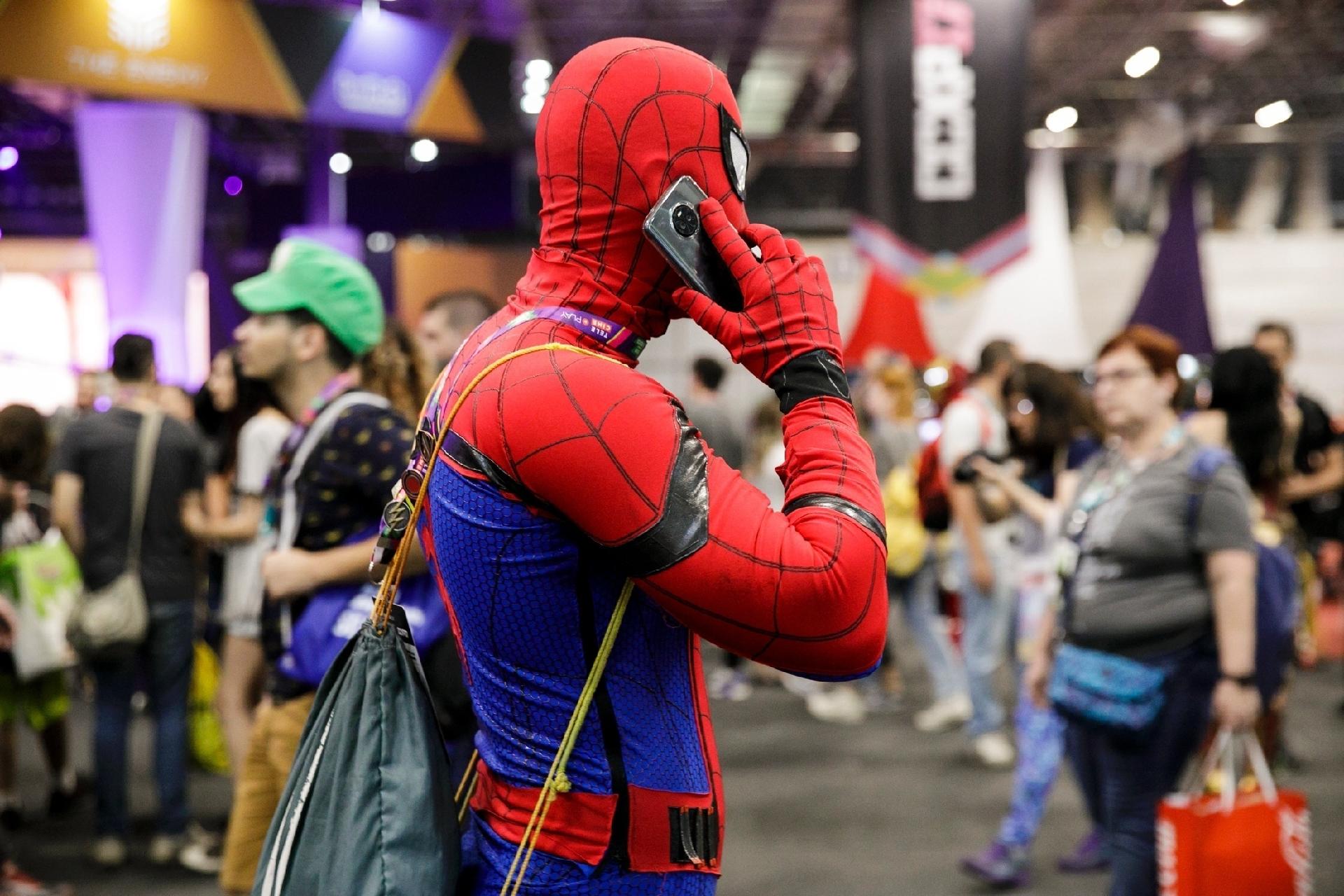 "É metade calabresa e metade pepperoni, entendeu? São dois sabores diferentes." - Mariana Pekin/UOL