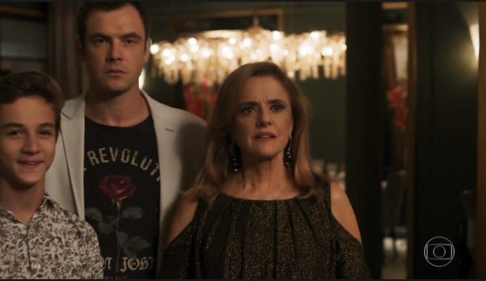 Lívia apresenta novo namorado a Sophia - Reprodução/TV Globo