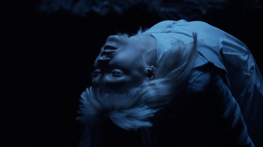 Lydia Wilson em cena da série "Requiem", da Netflix - Reprodução