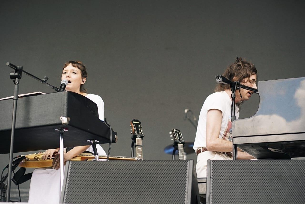 Mallu Magalhães se apresenta com Tim Bernardes no Popload Festival no Memorial da América Latina, em São Paulo - Felipe Gabriel/UOL