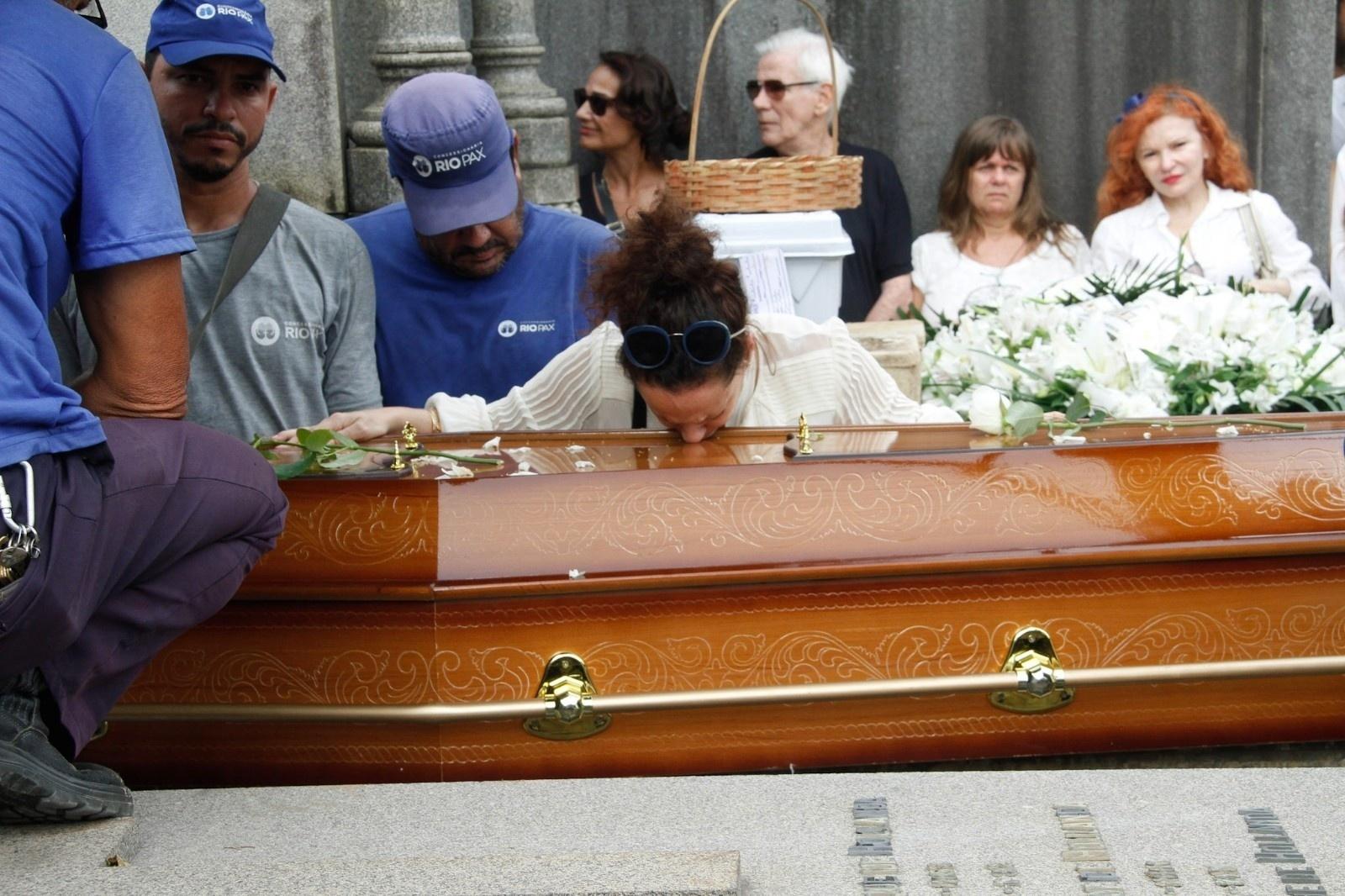 Cantora Miúcha é enterrada no Rio de Janeiro - Marcos Ferreira / Brazil News