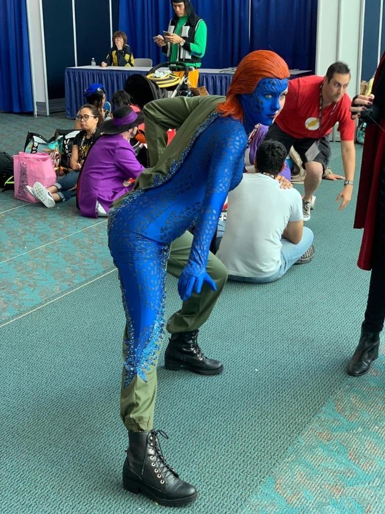 https://conteudo.imguol.com.br/c/entretenimento/28/2019/07/20/cosplayer-san-diego-comic-con-2019-1563668131464_v2_750x1.jpg