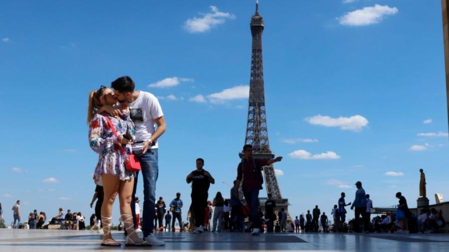 Capital francesa substituiu Singapura e é a cidade mais cara do mundo, segundo a The Economist - Mehdi Taamallah/NurPhoto via Getty Images