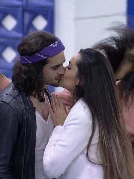 Juliette e Fiuk dão selinho no 'BBB 21' - Reprodução/Globoplay - Reprodução/Globoplay