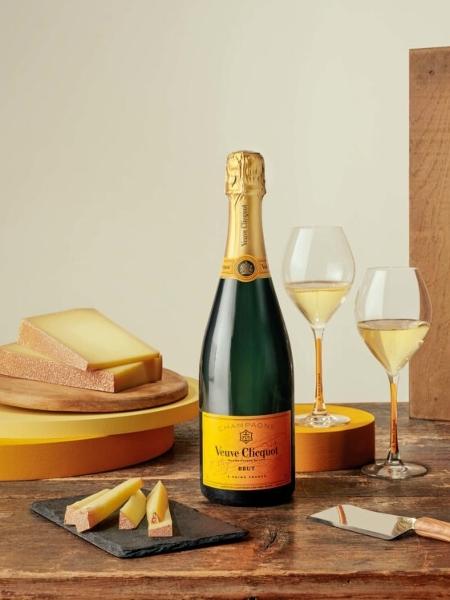 Rótulo Champagne, Vinho e Espumante Fundo Xadrez Vermelho e Poá