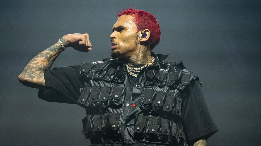 O cantor Chris Brown, acusado de violência contra mulheres diversas vezes, canta no Allianz Parque com ingressos esgotados