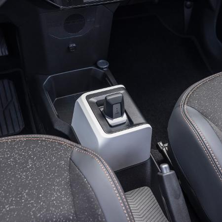 Console central foi redesenhado em nome da otimização de espaço Console central foi redesenhado em nome da otimização de espaço