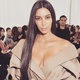 Kim Kardashian mostra o decote no desfile da Balenciaga na semana de moda de Paris - Reprodução/ Instagram/ @kimkardashian