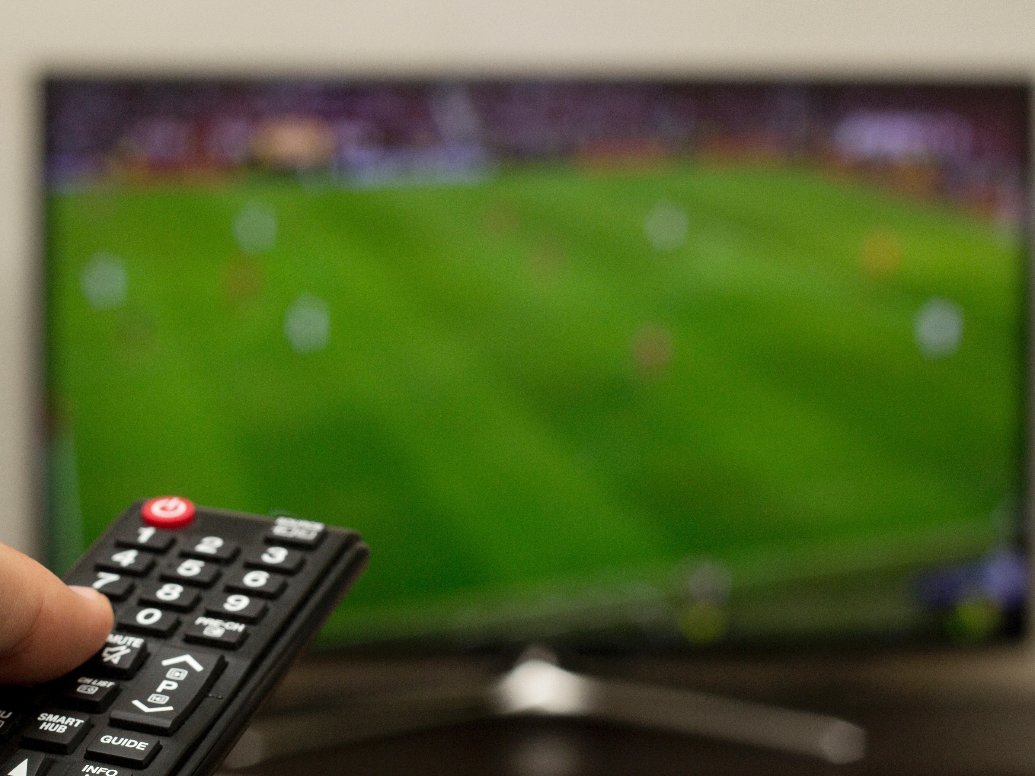 Este ano, ver futebol na TV pode custar entre os 44 euros e os 68