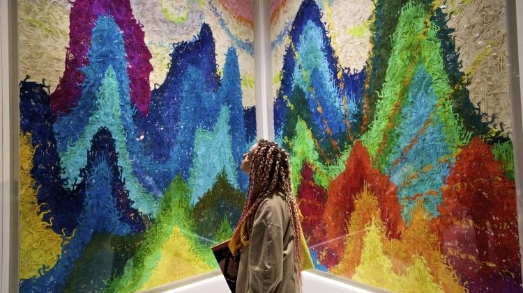 Visitante observa obra no pavilhão chinês da Bienal de Veneza - Xinhua/Jin Yu - Xinhua/Jin Yu