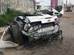 Camaro do MC Brisola ficou partido ao meio após acidente - Divulgação/Polícia Rodoviária Federal - Divulgação/Polícia Rodoviária Federal
