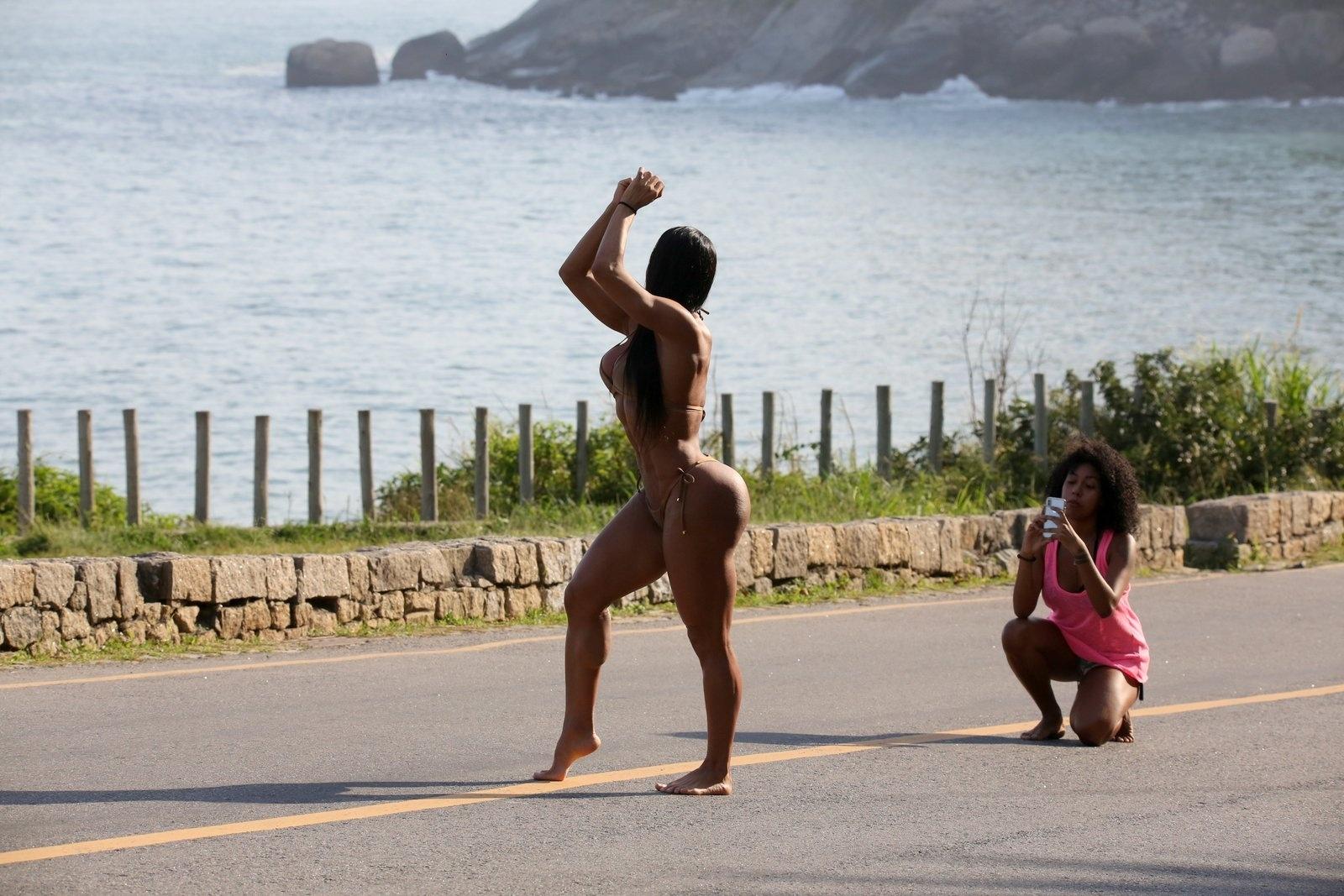 Elas não tiveram medo de fechar o trânsito para fazer as fotos - AgNews