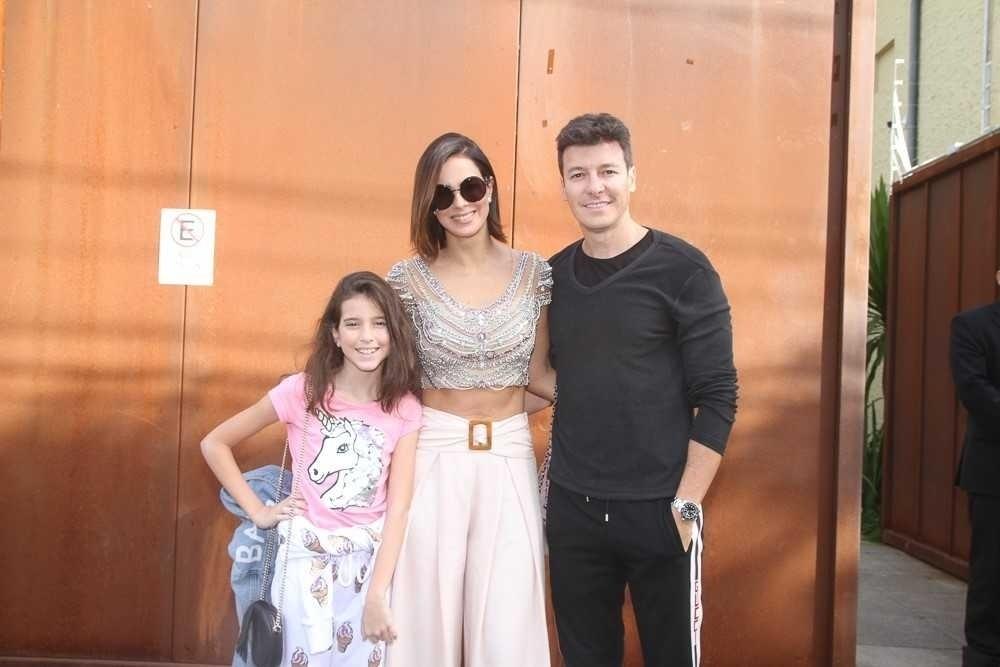 Rodrigo Faro e Vera Viel levam a filha ao chá de bebê de Sabrina Sato - Amauri Nehn/Brazil News