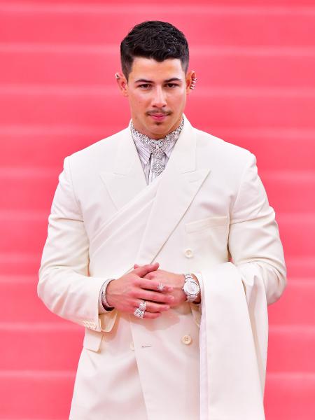 Nick Jonas com seu look no Met Gala - Getty Images