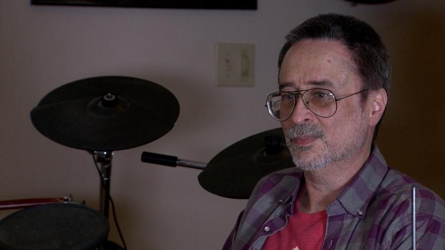 João Marcelo Gilberto, filho do músico João Gilberto, dá entrevista para a Record - Reprodução/Record