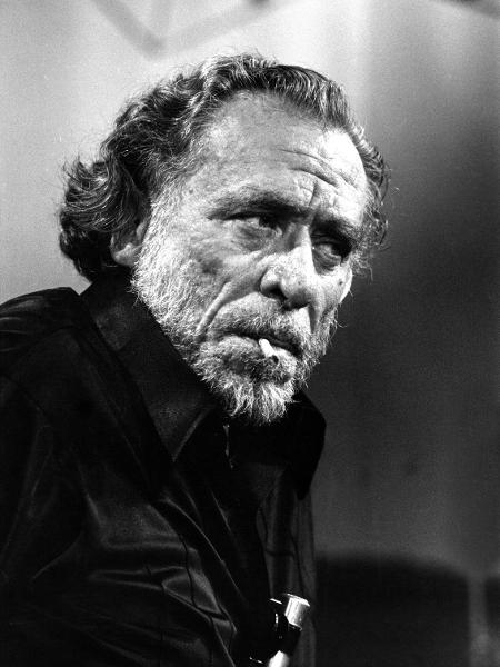 O escritor Charles Bukowski em retrato feito na França, em 1978 - Ulf Andersen/Getty Images