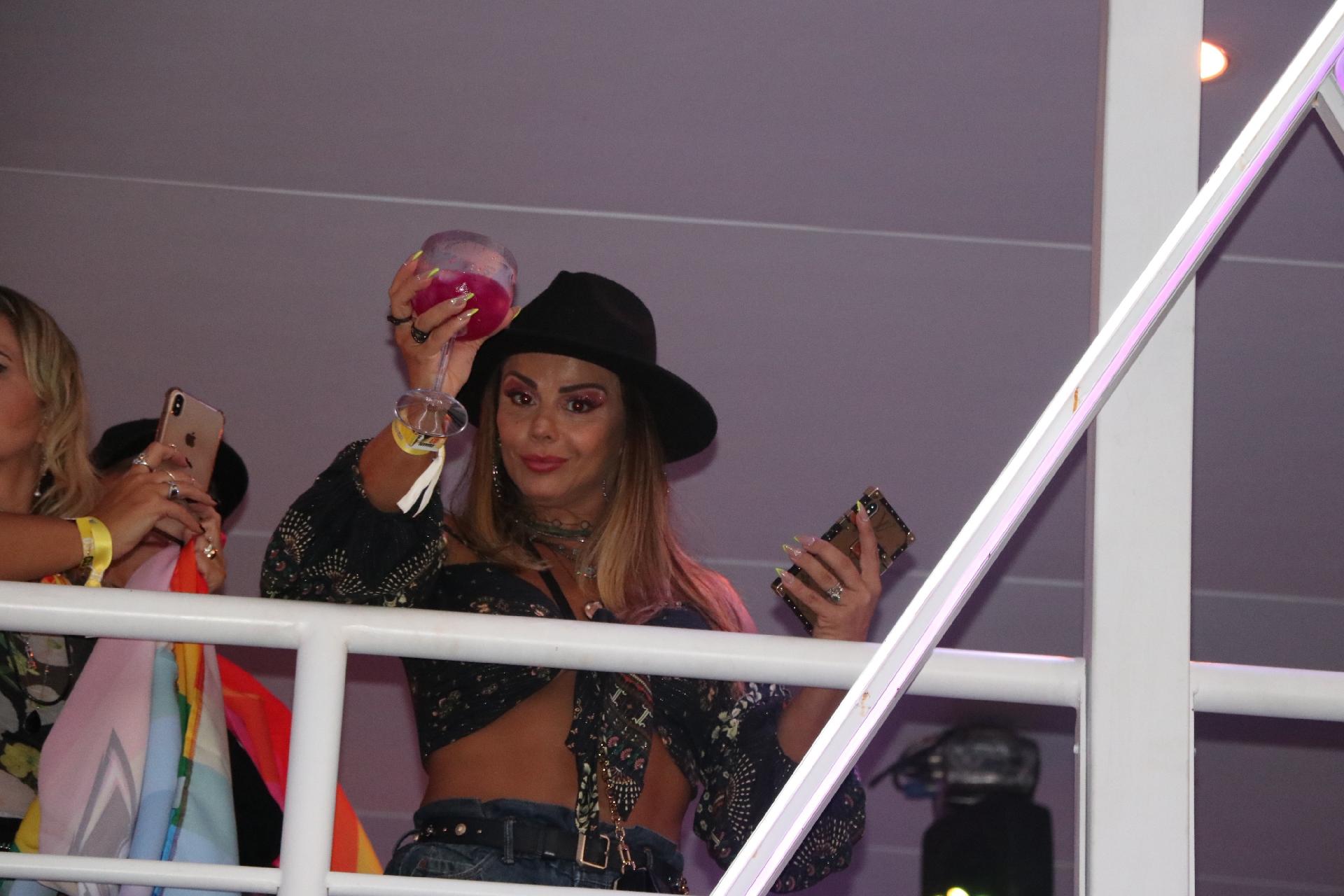 Viviane Araújo se diverte no Rock in Rio 2019 - Rogério Fidalgo/AgNews