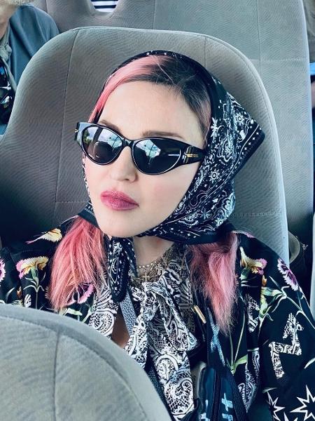 Madonna em um ônibus no Malawi - Reprodução/Instagram