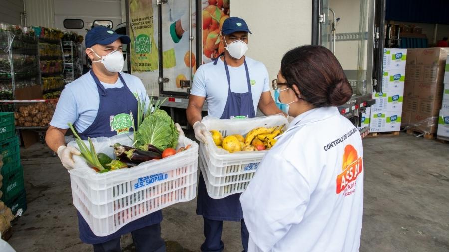 Legumes com pequenos machucados ou fora dos padrões empacam nas gôndolas e acabam desperdiçados - Divulgação Assaí