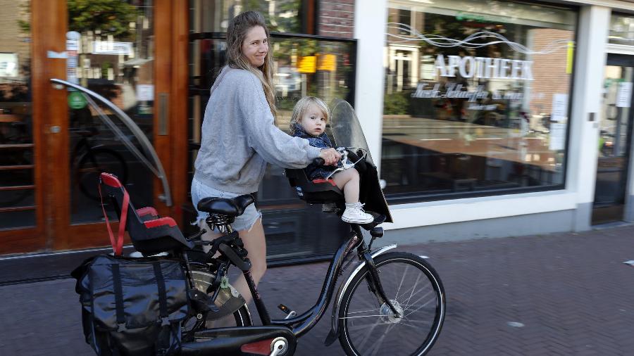 Registro feito em 3 de junho de 2022, dia mundial da bicicleta, em Amsterdam - Anadolu Agency/Anadolu Agency via Getty Images