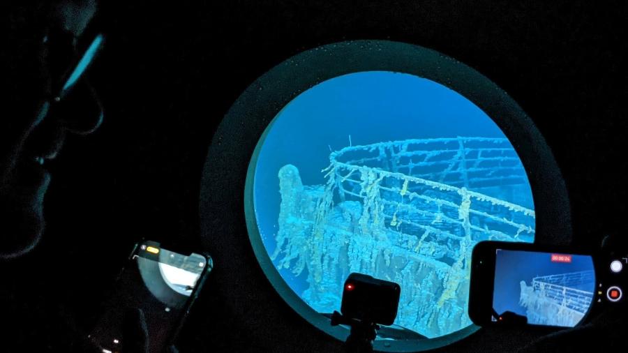 Vista do Titanic de dentro do submarino Titan, que desapareceu no oceano - Divulgação/OceanGate Expeditions