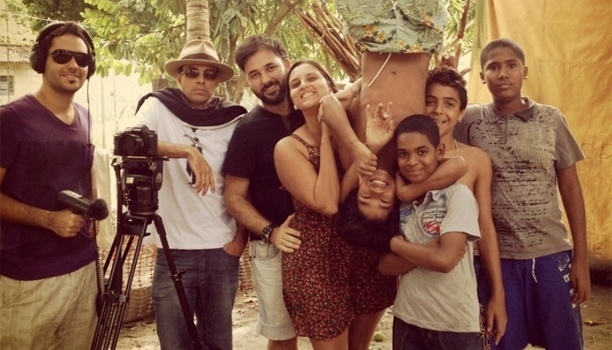 A equipe do documentário "Jonas e o Circo Sem Lona" filmado na periferia de Salvador, na Bahia - Divulgação