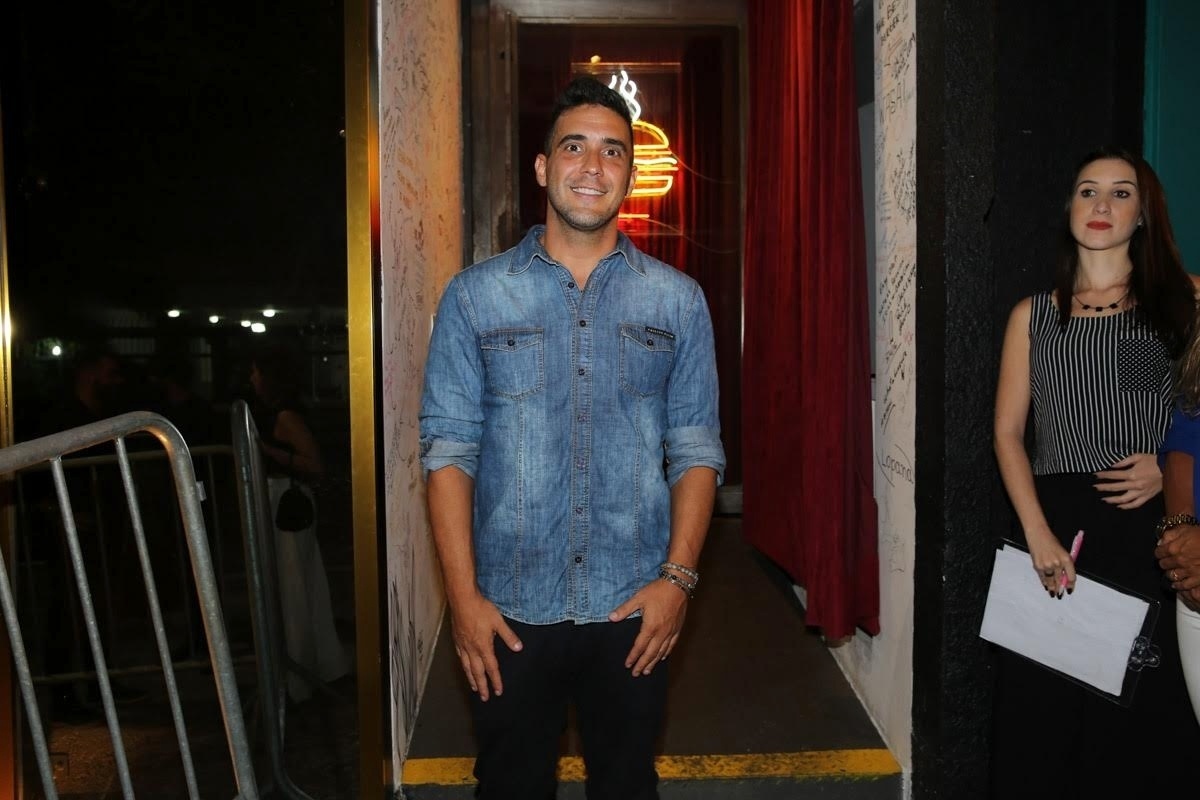 13.abr.2016 - André Marques prestigia o aniversário de Bruno Gagliasso, na hamburgueria Burguer Joint, em São Paulo - Manuela Scarpa/Brazil News