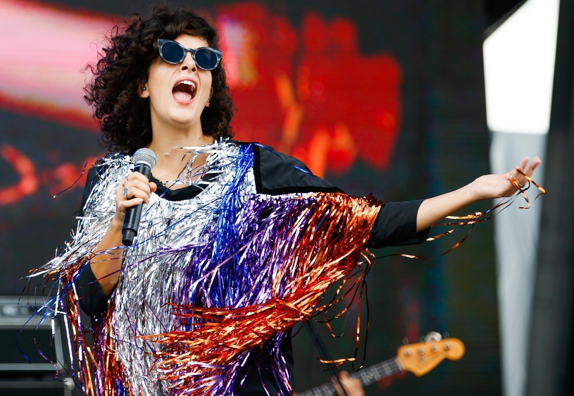 A artista nova-iorquina Melanie Martinez fez um show repleto de referências infantis no Lollapalooza neste domingo - Alexandre Schneider/UOL