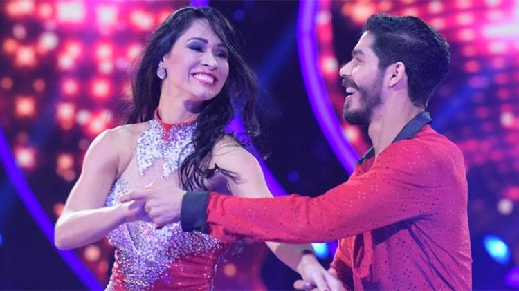 Jaqueline e seu parceiro Marcelo em uma das apresentações do "Dancing Brasil" - Divulgação/Record TV - Divulgação/Record TV