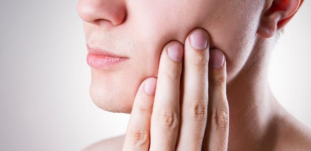 Dor na mandíbula: 6 principais causas e o que fazer - Tua Saúde