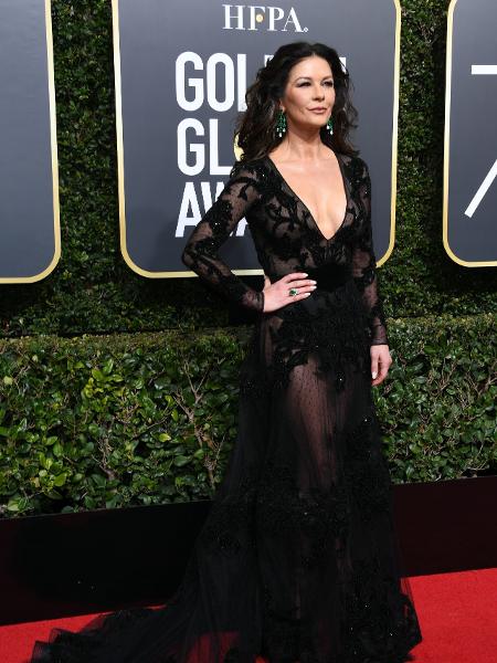 A atriz Catherine Zeta-Jones participa do Globo de Ouro 2018 - AFP