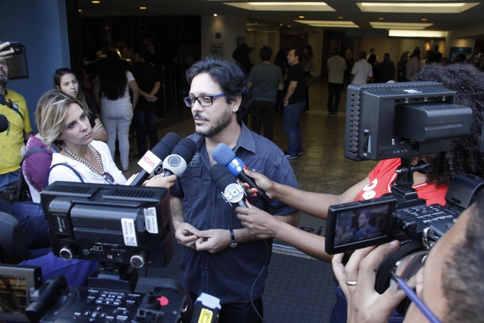 Lucio Mauro Filho comparece ao velório do humorista Agildo Ribeiro - Marcos Ferreira/Brazil News