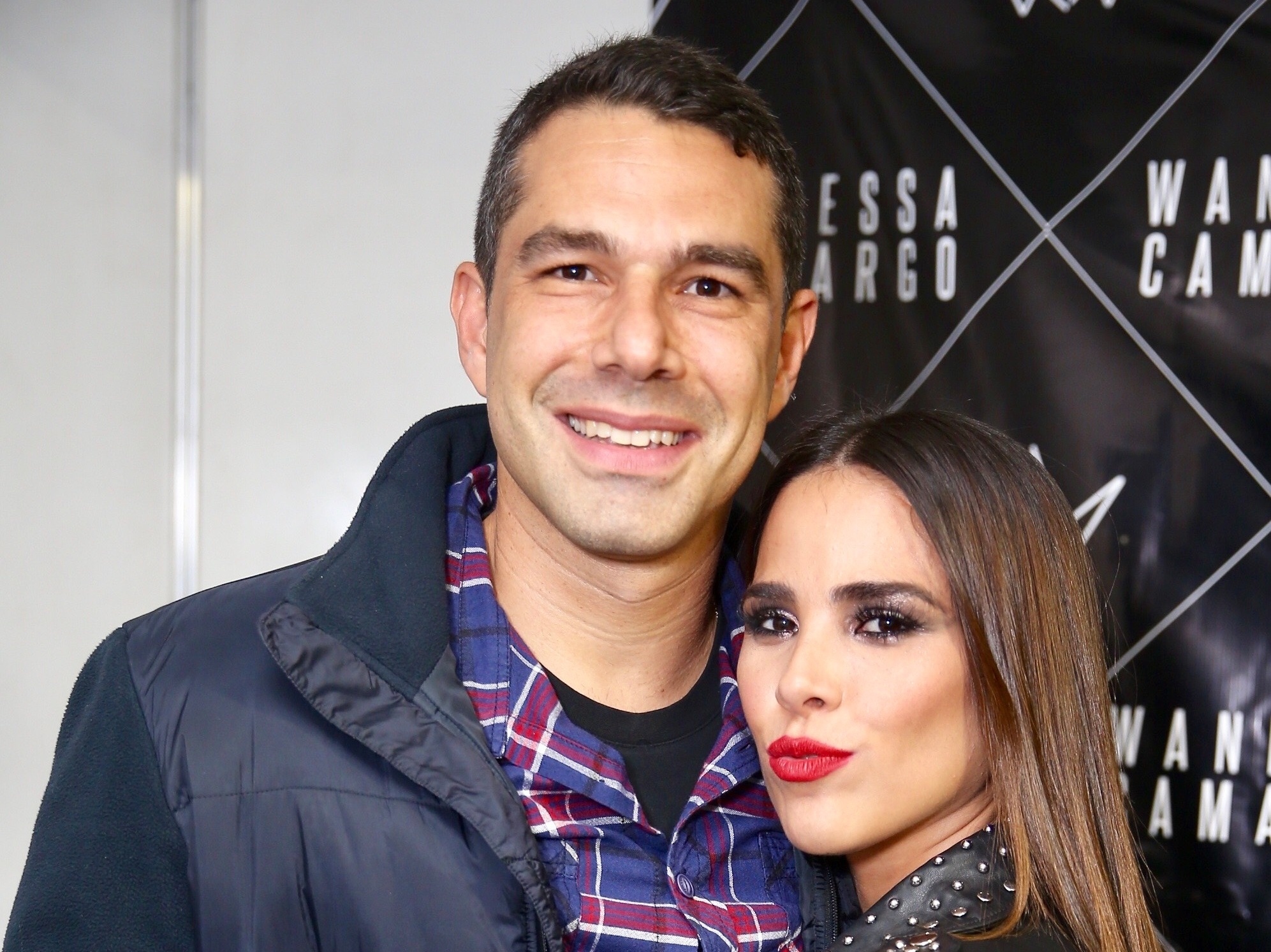 Wanessa Camargo leva o marido e o pai à estreia de Zorro - OFuxico