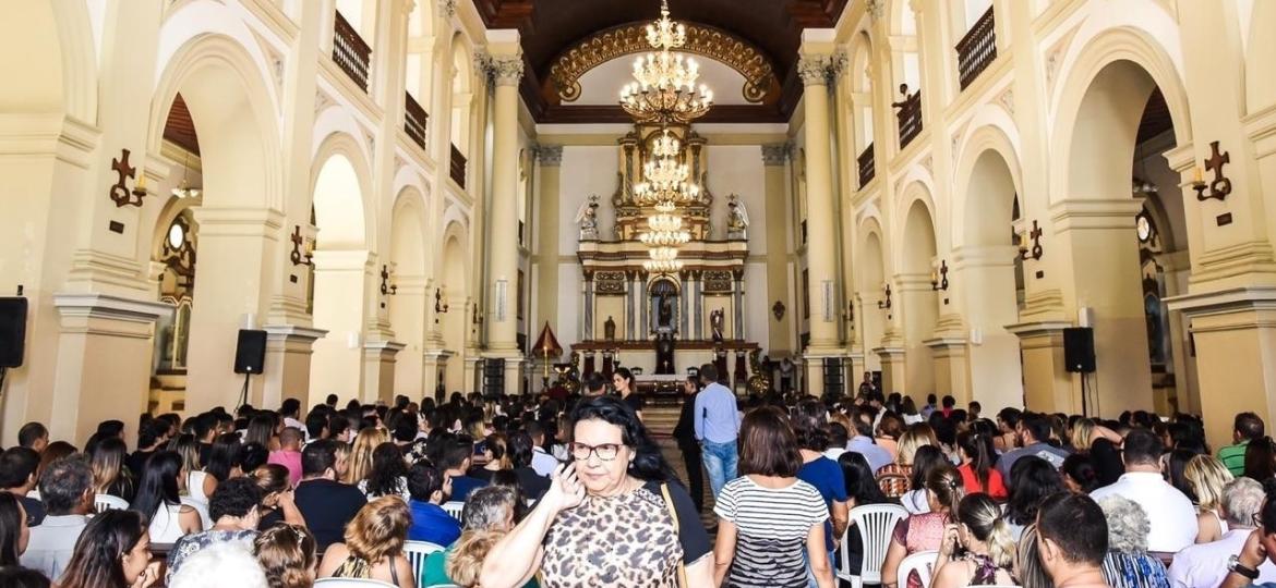 Familiares e amigos participam de missa de 7º dia da morte de Gabriel Diniz - Steven Ellison/Brazil News