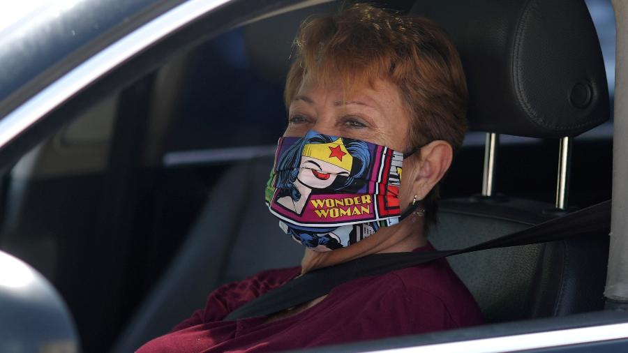 Máscara estilizada em Los Angeles -  REUTERS/Lucy Nicholson